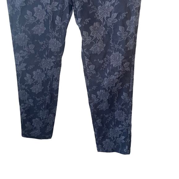 Style & Co Floral‎ Blue Textured Wash Tapered Jeans Women's Size 8 - Picture 4 of 7